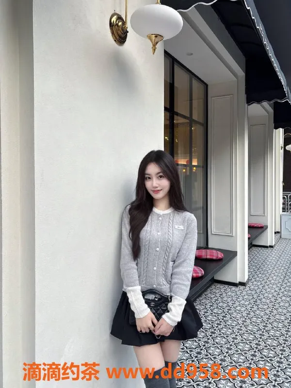 杭州楼凤资源信息,西湖饱饱同学，21岁苗条妹子提供优质服务