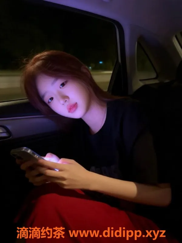 广州楼凤-天河嫩妹小奈，水费500p等你体验