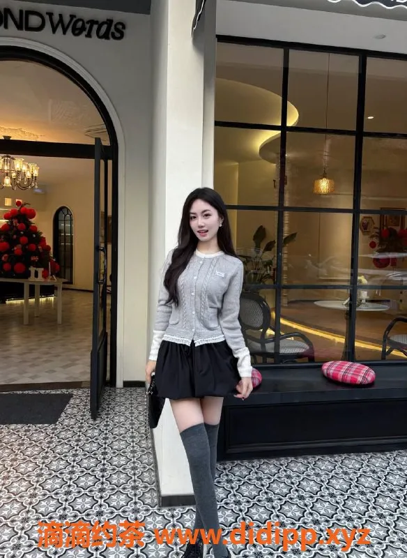 杭州楼凤-西湖饱饱同学，164cm，102斤，21岁甜美学妹