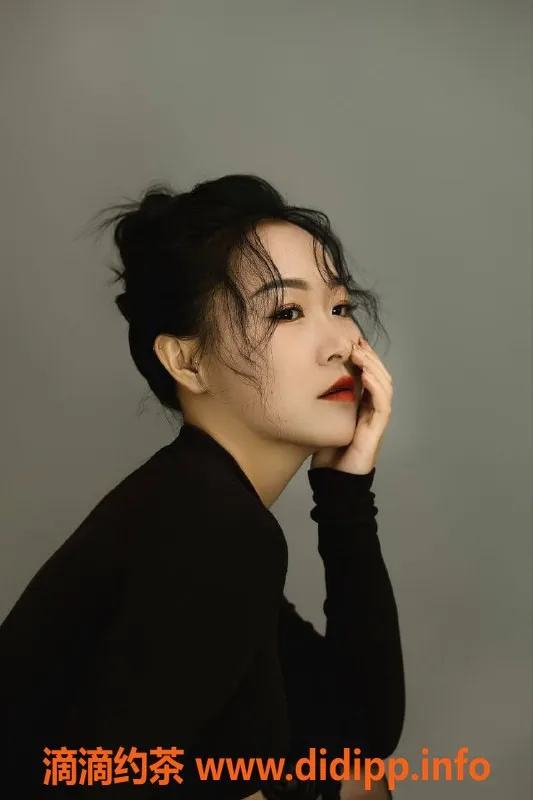 北京楼凤-双井嫩妹欣儿内衣火热批发，8Z起售