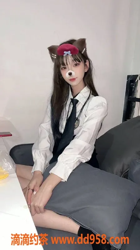 常州楼凤-常州玲玲，21岁168cm，胸围C，8起服务