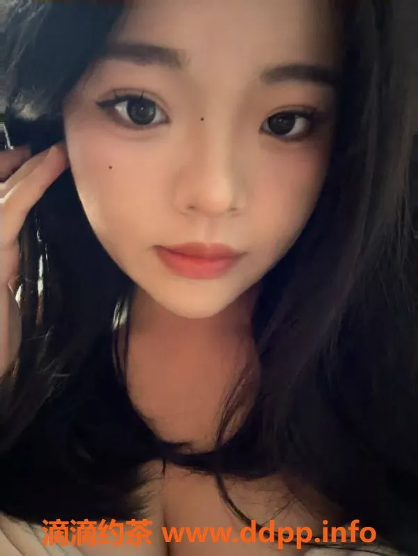 郑州楼凤-惠济区19岁艺名喵喵，身高162cm，51kg，鸳鸯浴服务