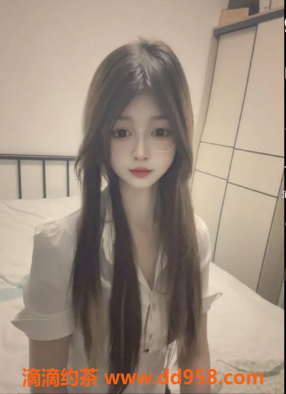 深圳上门服务-福田嫩妹小鹿，1500P上门服务，长腿制服诱惑！