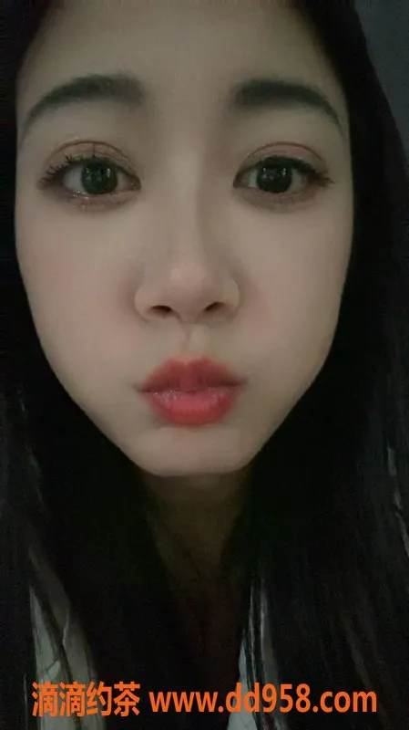 郑州楼凤-小苹果 - 168cm少妇，28岁，36C，超值服务等你来调教！