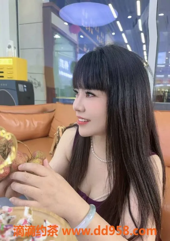 成都楼凤-武侯少妇小猫，服务优质胸部丰满