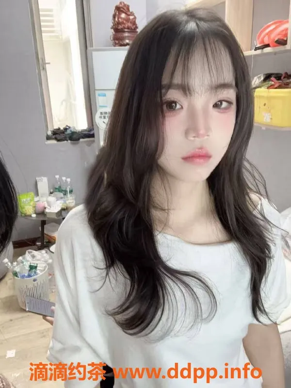 成都楼凤-火车南站嫩妹车陈嘟灵，课时费7p