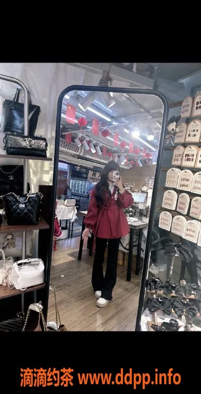 深圳楼凤-坂田嫩妹糖果，鸳鸯浴优质服务体验