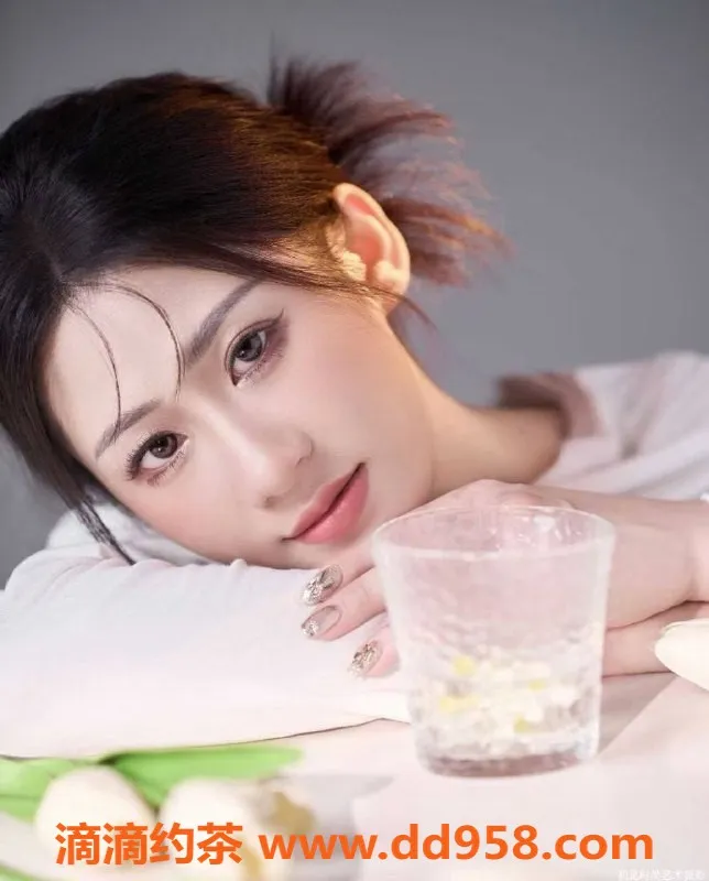 北京楼凤-天通苑小糯米，23岁165身高，茶费1K