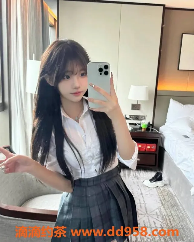 无锡楼凤-朵拉，锡山区娇小嫩妹，160/40，高颜值陪浴服务