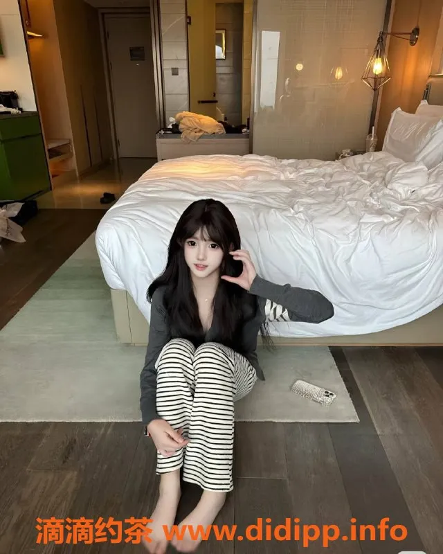 无锡楼凤资源信息,朵拉，锡山区娇小嫩妹，160/40，高颜值陪浴服务