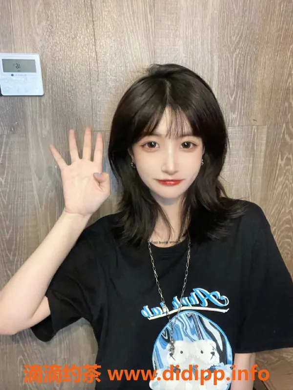 广州楼凤-天河麦兜，800价格，嫩妹鸳鸯浴体验