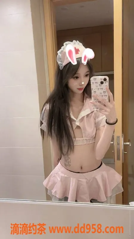 广州楼凤-天河嫩妹小豆包，700水费体验长腿魅力