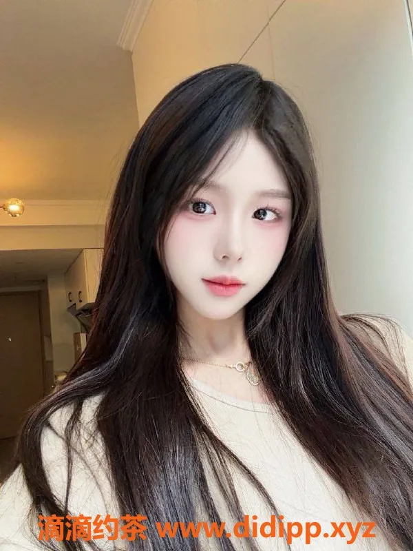 广州楼凤-番禺嫩妹兮兮，水费700p等你来约