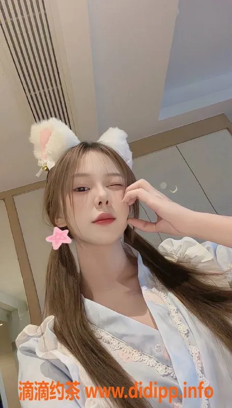 广州楼凤-番禺嫩妹兮兮，水费700p等你来约