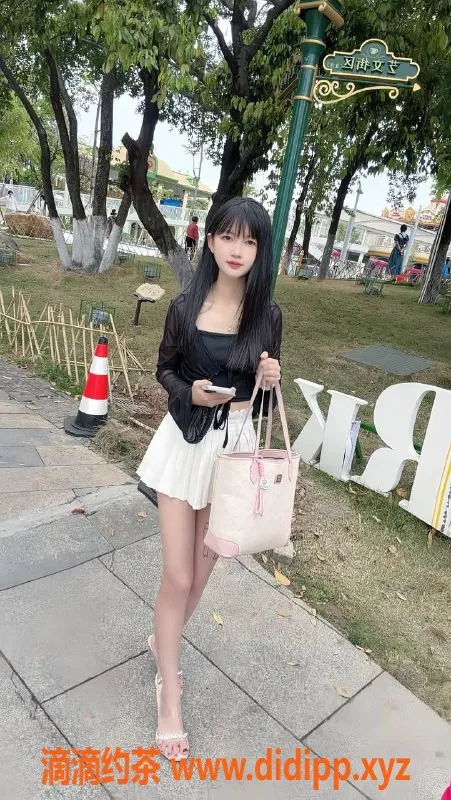 广州楼凤资源信息,天河小雨，清纯可爱嫩妹，700p服务等你来体验