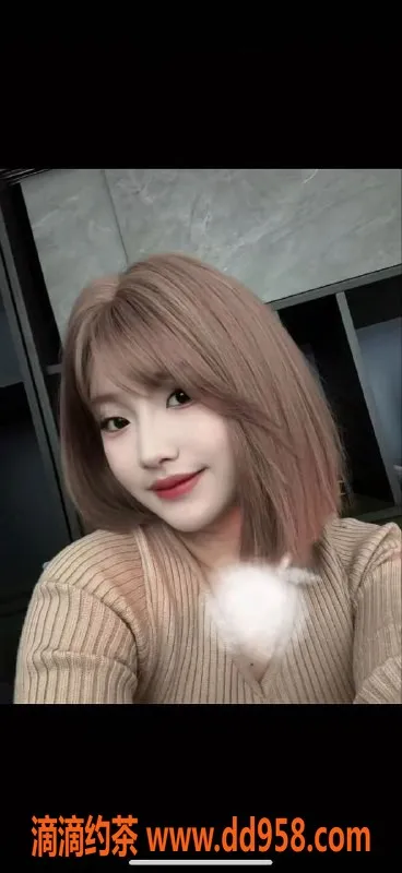 成都楼凤-武侯大道嫩妹微微，700元起服务体验