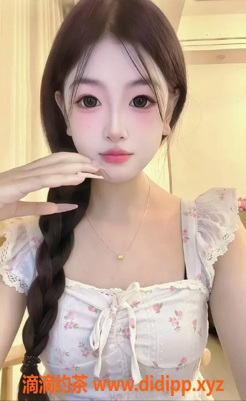 深圳楼凤-龙华嫩妹小鹿，800元享制服服务