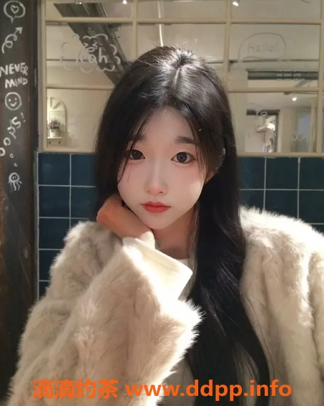 常州楼凤资源信息,武进18岁嫩妹楠楠，161cm，96斤，热情奉陪