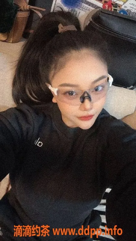 北京楼凤资源信息,朝阳站健美靓妹，巨乳翘臀的诱惑