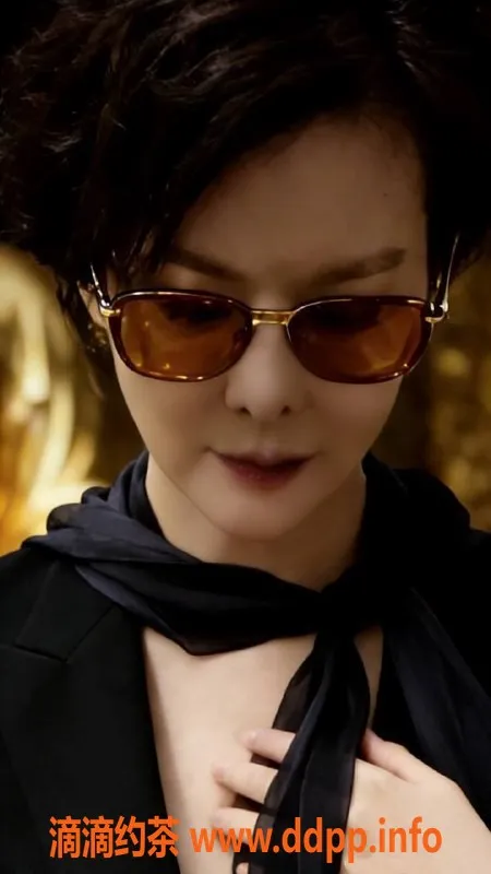 北京楼凤-双井小姨妈，36岁俄罗斯混血，身高165，茶费5