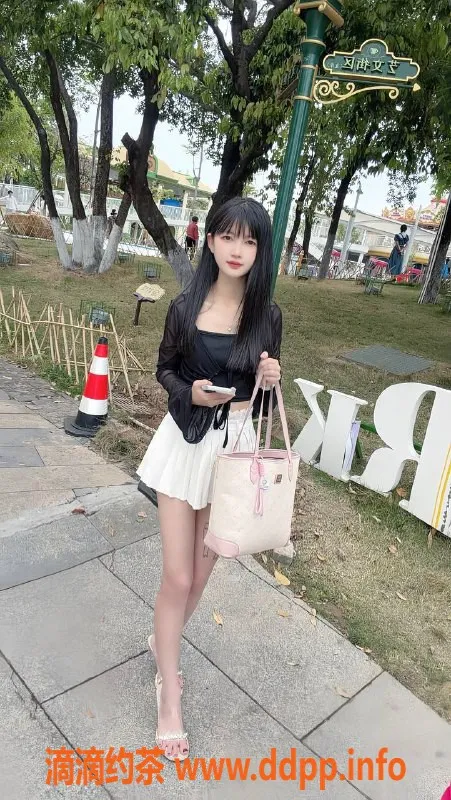 广州楼凤-广州天河小雨，700元单次服务，1300元双人欢享