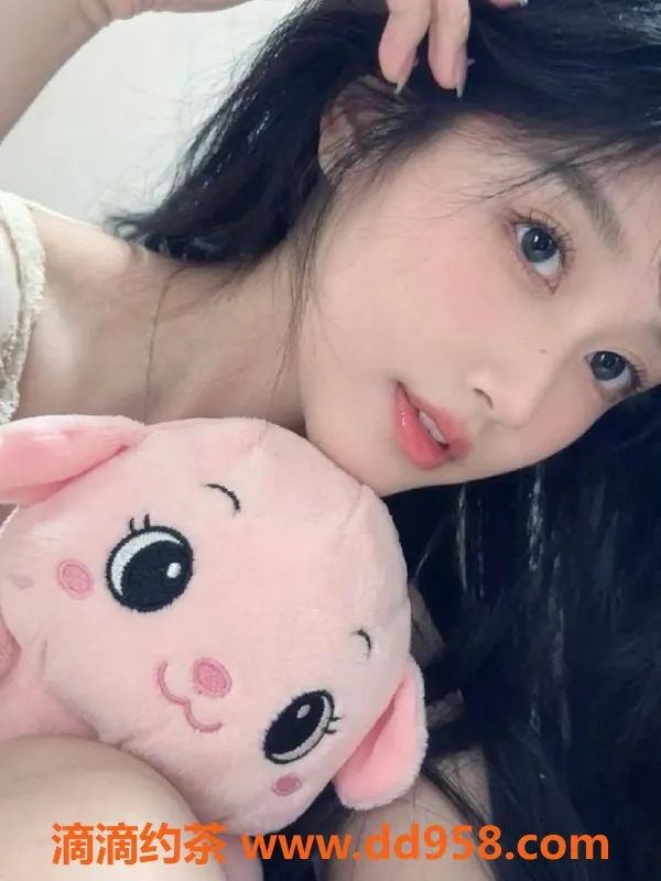 深圳楼凤-深圳果冻，1000p的嫩妹制服服务