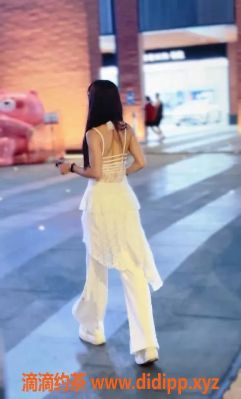 深圳楼凤-龙岗御姐赛赛，600元体验绝密服务