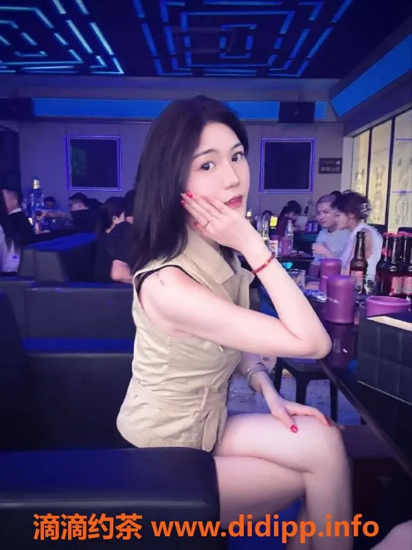 深圳楼凤-福田嫩妹乐祺，1000起，制服调情服务