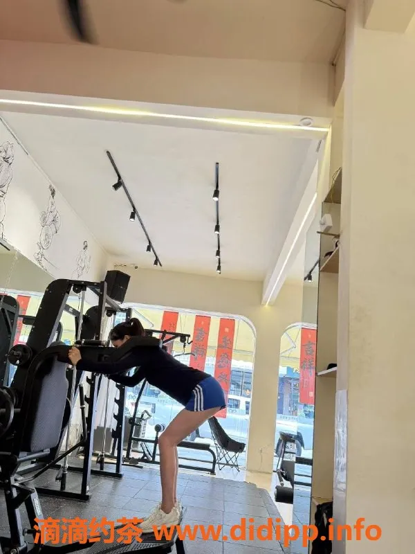 深圳楼凤-福田嫩妹乐祺，1000起，制服调情服务