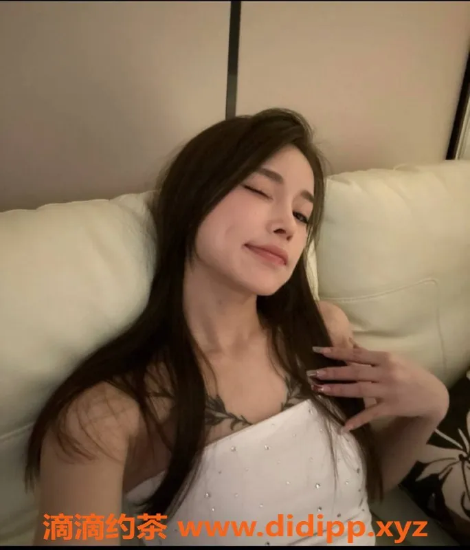 深圳楼凤资源信息,福田嫩妹芙宁娜，19岁159B，限时1200P