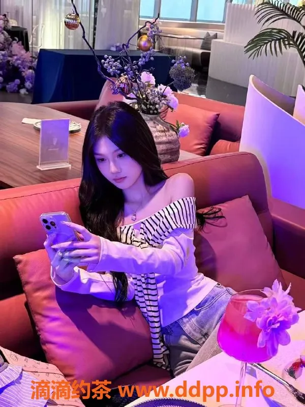 广州楼凤-天河嫩妹小茹，900p超值体验