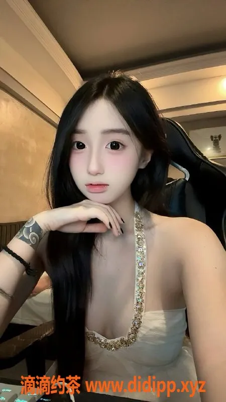 广州楼凤-天河嫩妹77，700元享超值大胸服务