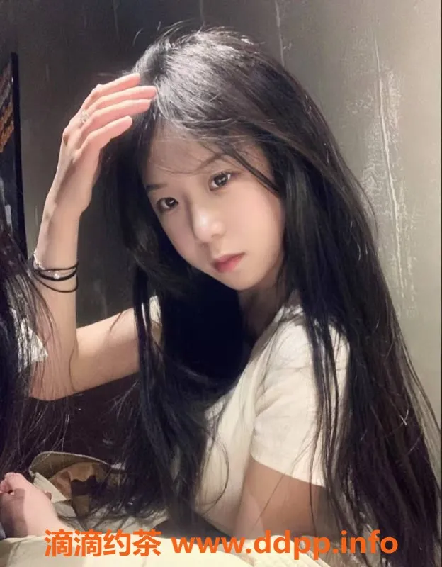 广州楼凤-天河小鱼，嫩妹大胸，水费600