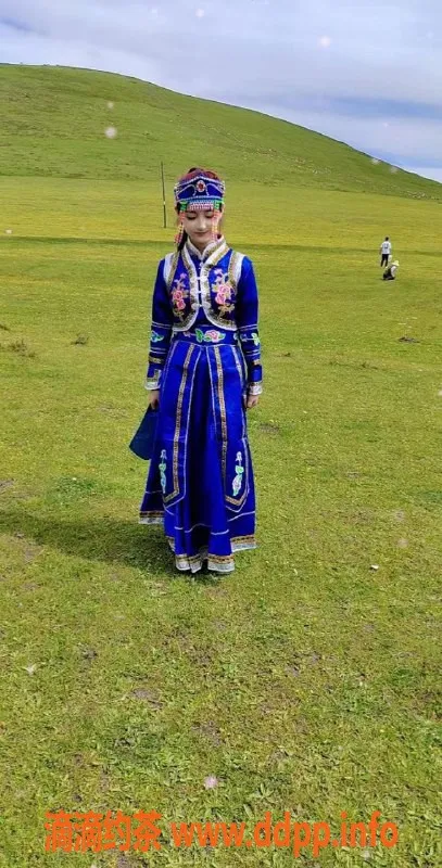 杭州楼凤-青玥：158cm童颜巨乳学生妹，上城1200p