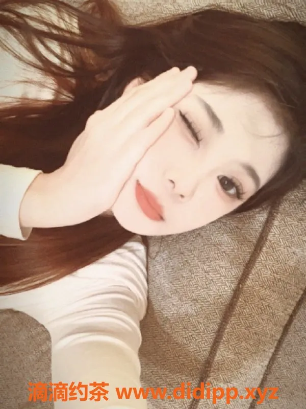 无锡上门服务-新吴区泡芙，168高、46斤，超高颜值嫩妹陪浴服务