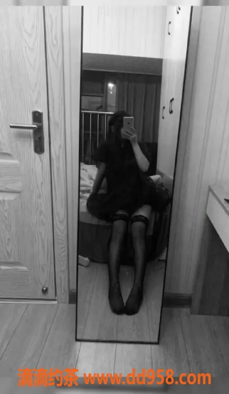 广州楼凤-番禺小伊，600元开启亲密之旅