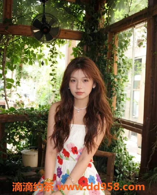 深圳楼凤-深圳龙华嫩妹菲菲，700元起，热情服务等你体验！