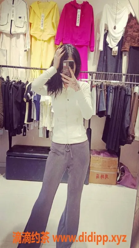 北京楼凤-双井琪琪，20岁，172cm，95斤，茶费4