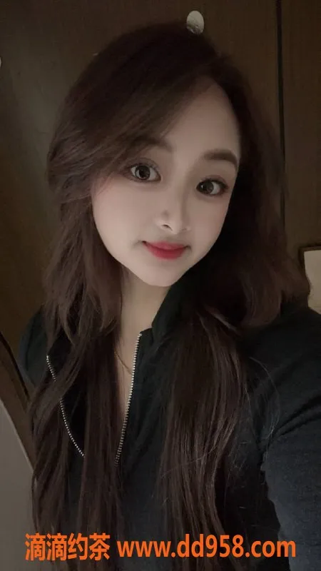 深圳楼凤-龙岗安安，26岁，162身高，55kg，亲密服务500P起