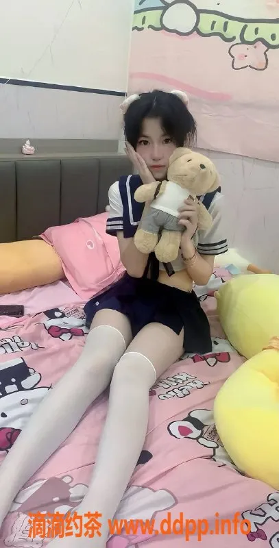 广州楼凤-天河嫩妹染染，舌吻服务只需800p