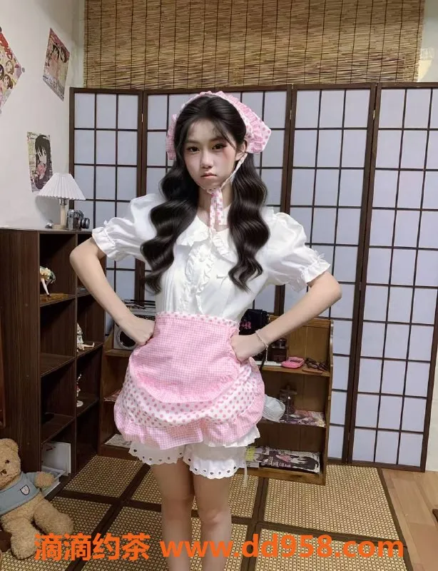 广州楼凤-天河嫩妹染染，舌吻服务只需800p