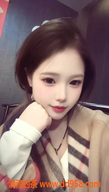 广州楼凤-天河嫩妹小十七，700p火爆上线！