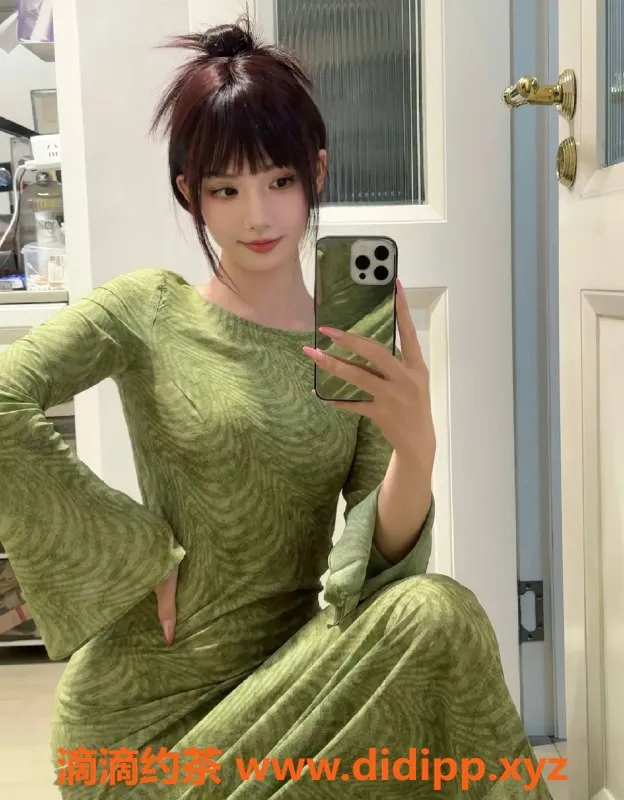 广州楼凤-现货良家包养 2000-5000元/日，私聊约人