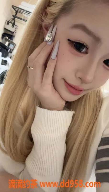 广州楼凤-天河嫩妹小布点，600水费等你来享受