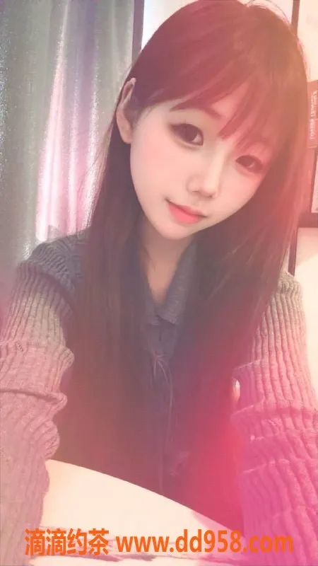 惠州楼凤-大亚湾朵儿 18岁 163cm 90斤 制服丝袜服务