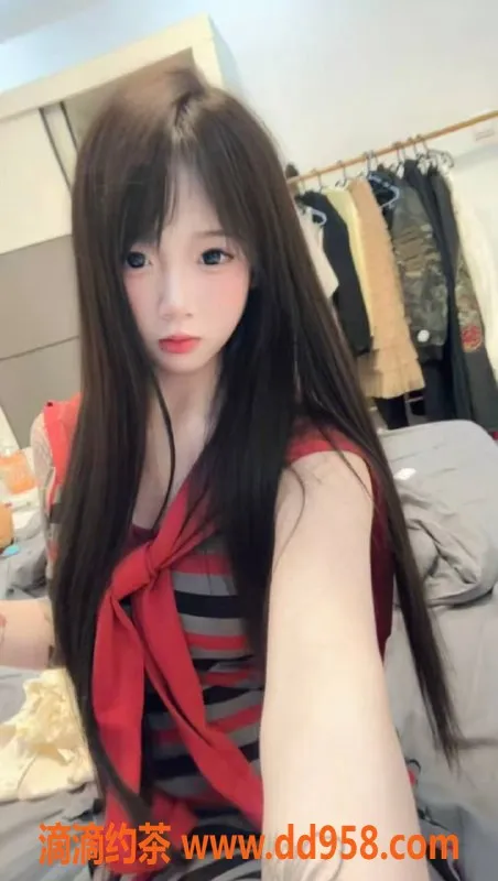 广州楼凤-番禺嫩妹亦凡凡，水费700p