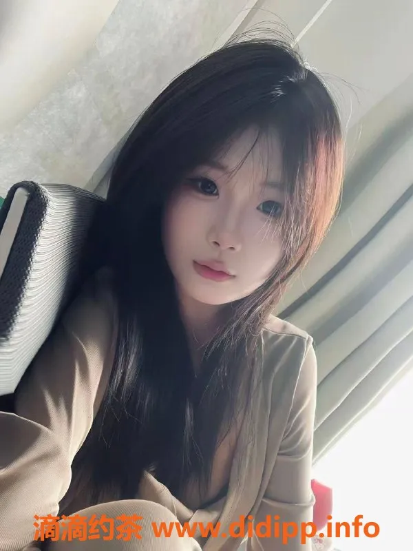 广州楼凤-天河三妹，课费700，私密服务等你体验