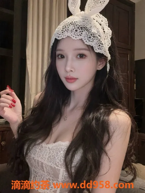 深圳楼凤-福田伊玥，1200元享舌吻与丝袜制服服务