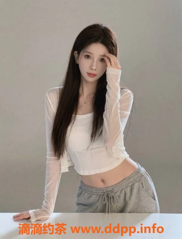 深圳楼凤-福田伊玥，1200元享舌吻与丝袜制服服务