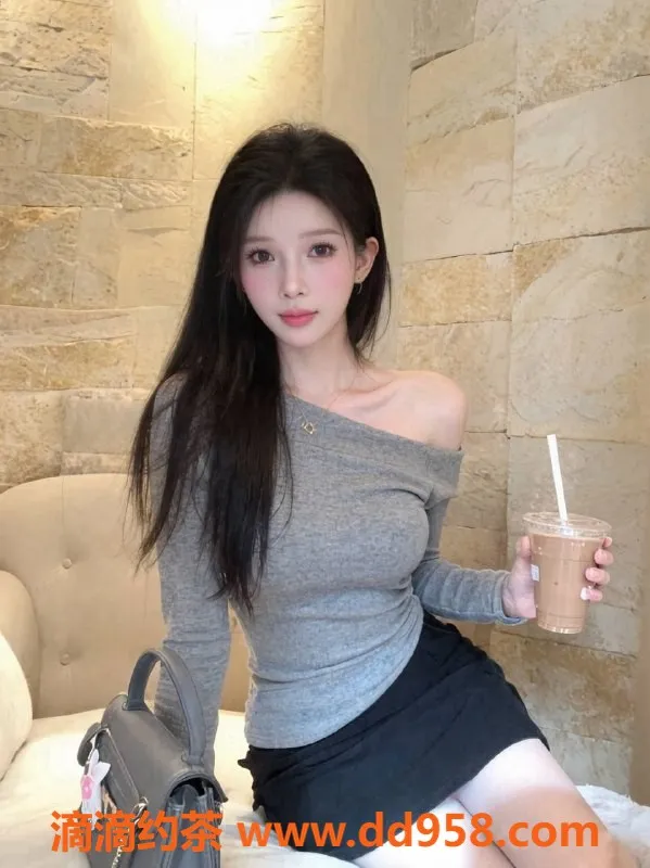 深圳楼凤资源信息,福田伊玥，1200元享舌吻与丝袜制服服务